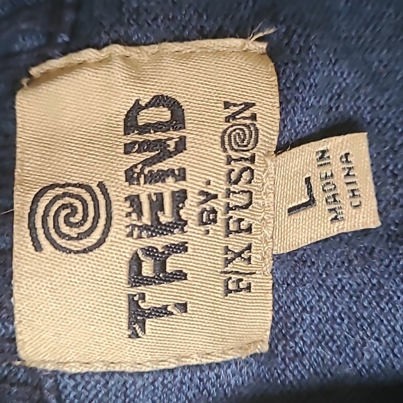 Men's size large sweater - Picture 3 of 3